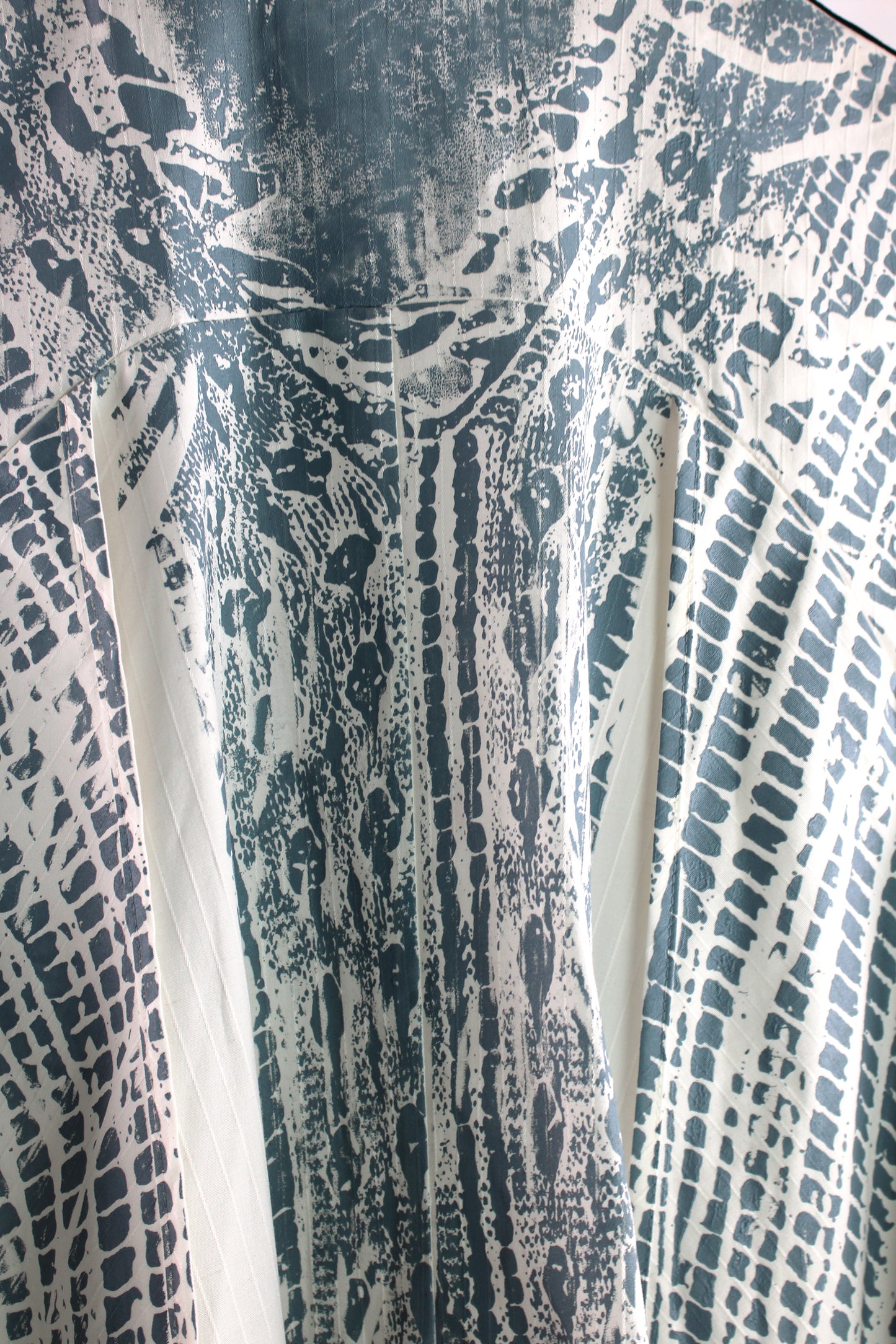 Sleeveless White Cotton Blouse with Greyblue Print