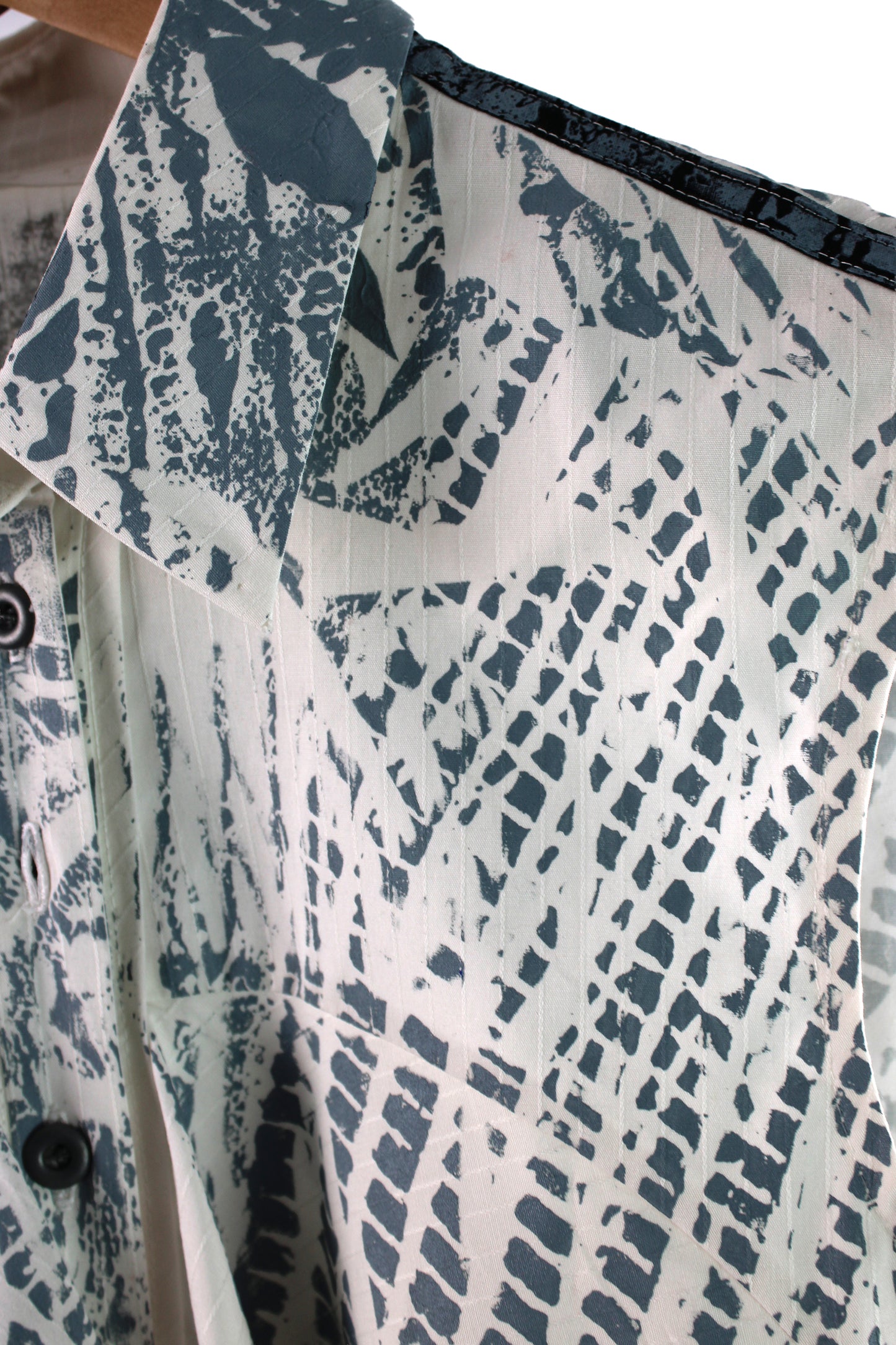 Sleeveless White Cotton Blouse with Greyblue Print
