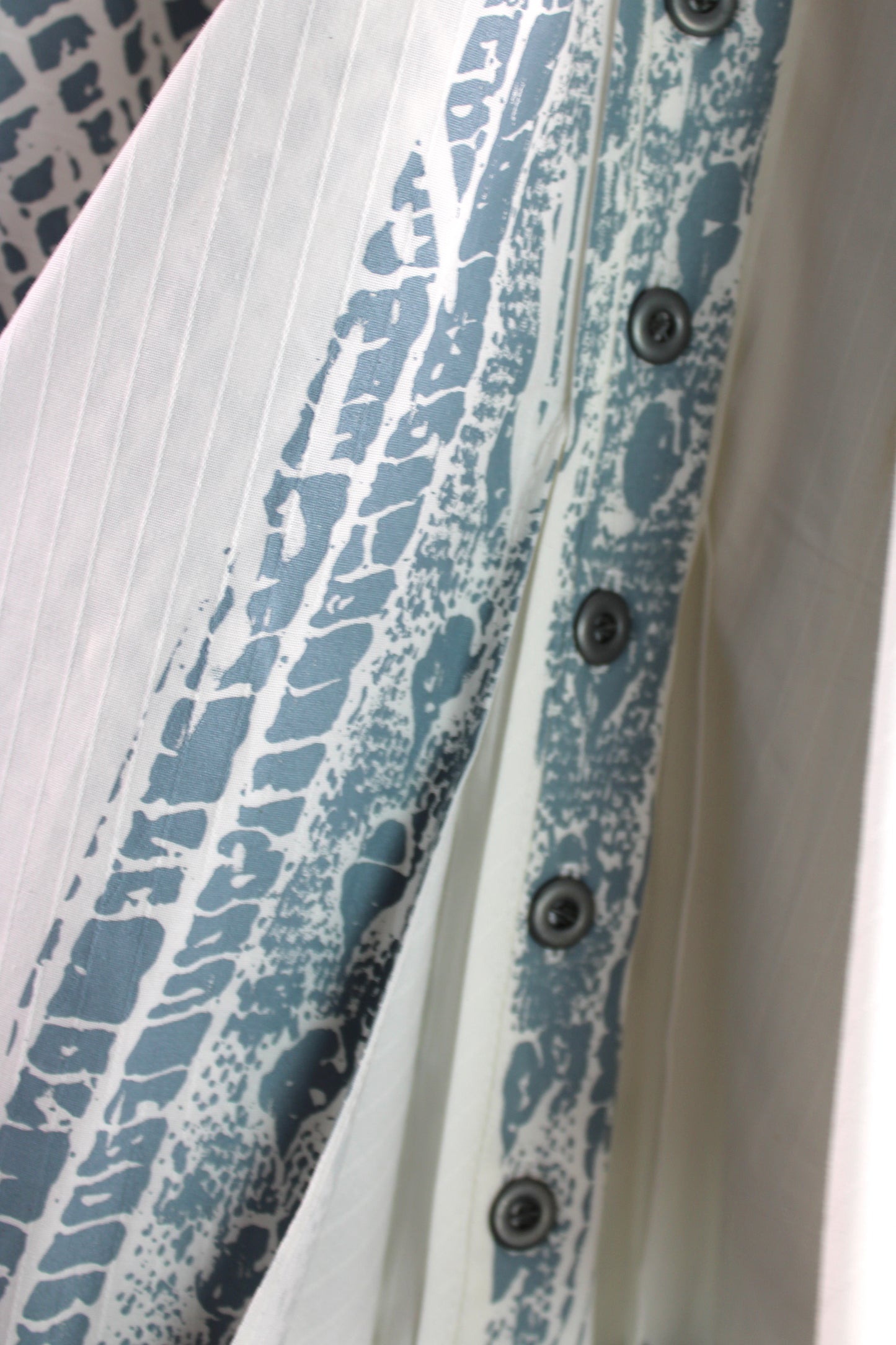 Sleeveless White Cotton Blouse with Greyblue Print