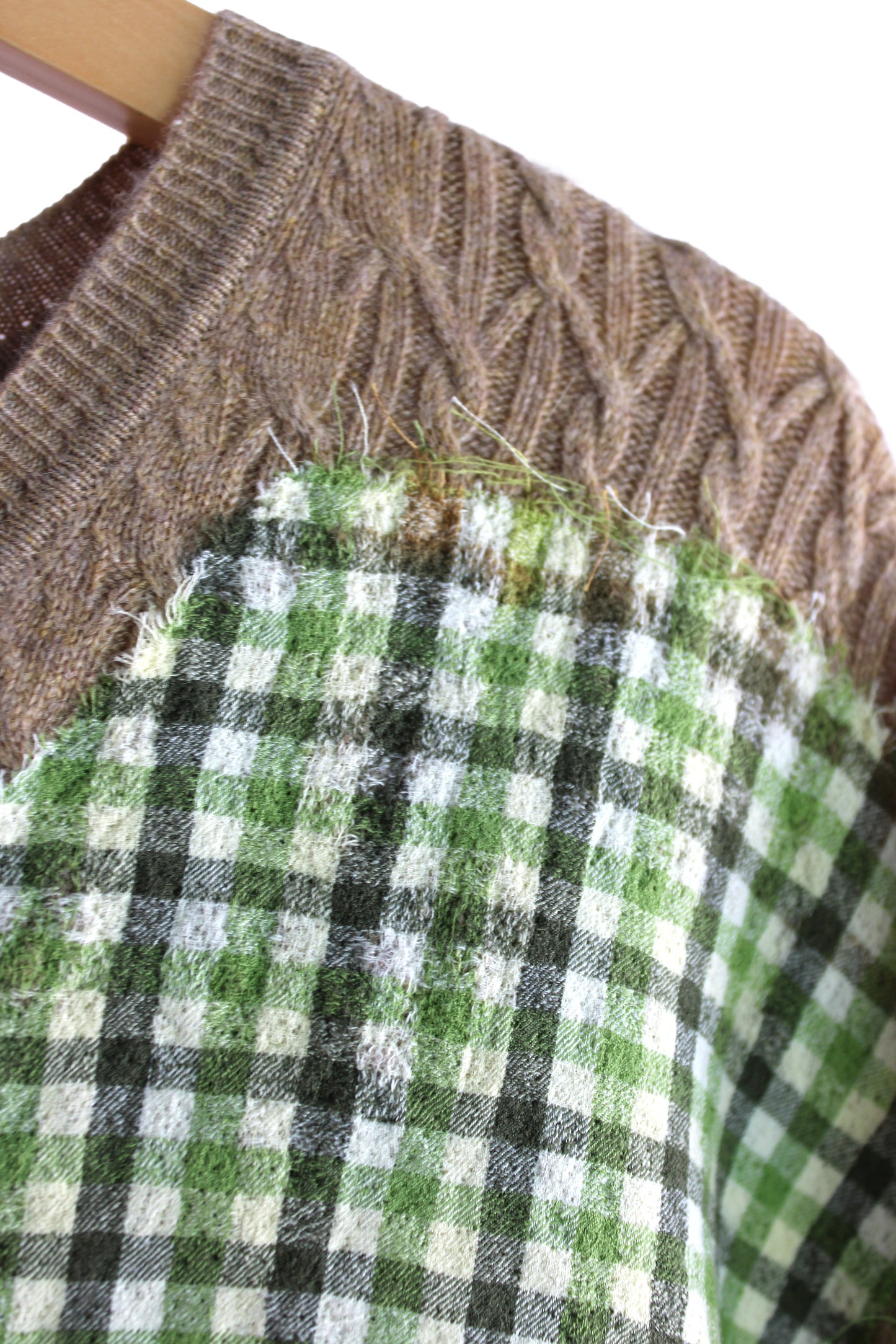 Long Sleeve Beige Cashmere Cable Knit Sweater with Green Felting